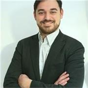 Se dan clases particulares con sistema adaptado a cada alumno y las necesidades en cada momento. Además se enseña sistemas de estudio
