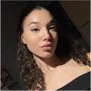 Studentessa di quarta superiore di livello B2/C1 in spagnolo