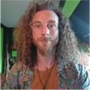 Multi-instrumentiste , je me ferai un plaisir de vous transmettre mes connaissances : Guitare , Basse, Didjeridoo ,Handpan 