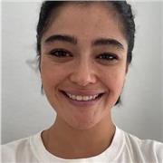 Soy veterinaria con un máster en Neurociencia y actualmente curso un doctorado en Veterinaira.