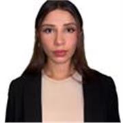 Profesora de Derecho del Consumidor brinda clases online a estudiantes de primeros ciclos