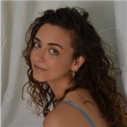 Sono una appassionata di Arte e mi propongo come insegnante di Storia dell'Arte!