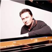 Preparación de exámenes a conservatorio. Pianista y profesor de piano con más de treinta años de experiencia, imparto clases a todas las edades y niveles