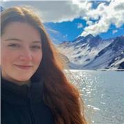 Estudiante de Medicina Veterinaria cuida niños y mascotas en vacaciones de Invierno. Además, enseña inglés y alemán