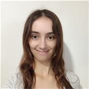 Alumna graduada de bachiller a la disposición de la enseñanza del inglés.