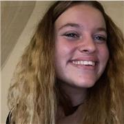 Je m'appelle Sacha Poinsot, j'ai 19 ans et je suis étudiante en BUT Carrière Sociale, option Animation Sociale et Socio-culturelle