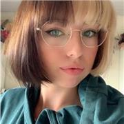 Behilflich in Mathe, Deutsch und Mathe, Deutsch, Biologie und Grundkenntnisse der Psychologie. In einer Altersgruppe von 8-18 Jahren