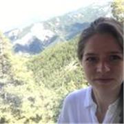 Diplômée d'un Master Lettres langues et civilisations étrangères en anglais, je propose des cours pour tous niveaux