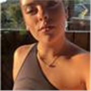 Profesora de repaso general para niños de 6 años a 8 años 