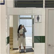Soy una persona muy comprometida y me preocupo mucho por las personas a las que enseño.