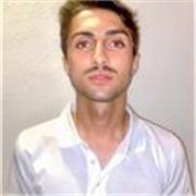 Giovani insegnante di lingua per italiano e inglese, pronto a mettersi in gioco e mostrare le sue giovani conoscenze