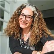 Tutor esperto di italiano: laureata in Economia ed esperta in comunicazione  offre lezioni private a studenti di medie e superiori