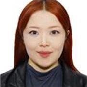 Experienced fashion designer and creative mentor offering personalised lessons for aspiring designers, students, and professionals