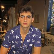 Violinista con el título de Enseñanzas Profesionales que se ofrece para dar clases a un nivel de iniciación o principiante