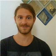 Laureato in storia dell'arte, appassionato e volenteroso nel trasmettere la materia