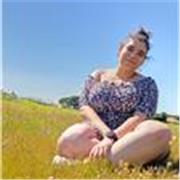 Hey! Im Francisca. I hold a bachelor and a master in biochemistry, so I'm able to understand and explain biology in an easy way