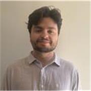 Graduado en Bioquímica con ganas de enseñar ciencia, apto para todas las edades y niveles. 