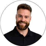 Sports coach with an experience in multiple sports settings and fields