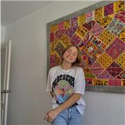 Profesora de niños hasta 18 años en cualquier asignatura necesaria. Bachiller de sociales.