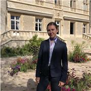 Étudiante avec baccalauréat donne des cours de mathématiques