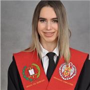 Soy estudiante de derecho cuarto de carrera en ingles, he estudiado los primeros 3 años en un grupo bilingue, poseo el First Certificate Cambridge y me gustaria impartir clases particulares a niños. No tengo experiencia en este ambito de dar clases partic
