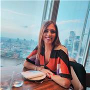 Laureata in economia e Dottore commercialista offre lezioni au ragazzi in tutte le materie