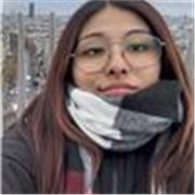 Soy una chica que siempre se le han dado bien todas las asignaturas y me encanta pasar tiempo con los niños. 