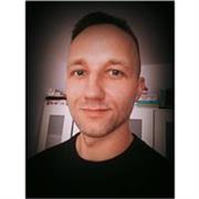 Jestem doświadczonym, ambitnym, kontaktowym nauczycielem, lektorem, korepetytorem i tłumaczem języka angielskiego. Pasjonat :)