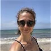 ¿Quieres aprender español de manera efectiva y divertida? ¡Estás en el lugar correcto! Soy Vanesa Molina, TU profesora de español