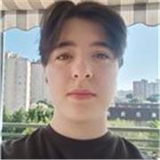 Profesor de inglés con experiencia con niños de entre 8 y 15 años y en la preparación de exámenes de Cambridge.
