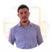 I describe myself as an empathetic person who tries to put himself in the shoes of students who want to learn.
My classes are aime