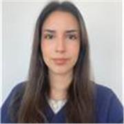 Me defino como profesora de inglés con nivel C2 bilingüe, con experiencia enseñando a niños. 