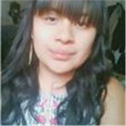 Profesora de Español imparte clases a niños de todas las edades, Profesora de Química imparte clases a jóvenes de secundaria