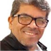 Professor, didático e dinâmico que valoriza a aprendizagem significativa e a importância de zelar pela diversidade e pluralidade. Sou inovador e busco potencializar o que o aluno traz consigo, aumentando sua autoconfiança e desafiando-o a novas possibilid