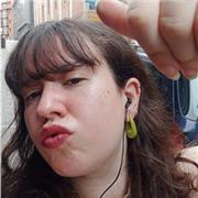 Chica joven y dinámica muy paciente para ayudar en todo lo posible