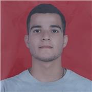 Profesor de inglés especializado en clases particulares virtuales