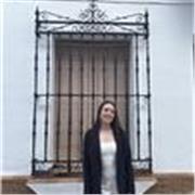 Profesora de latín apta para todas las edades 