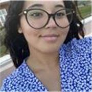 Estudiante que ha hecho un programa bilingüe durante la ESO y quiere ayudar a otros estudiantes con el inglés porque le gusta.