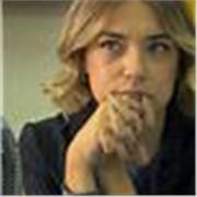 psicologa abilitata impartisce lezioni per studenti di corsi triennali e magistrali di psicologia