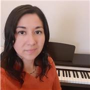 Profesora de piano, teclado y sesiones de musicoterapia