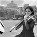 Laureata in violino impartisce lezioni di musica (strumento e solfeggio) nella provincia di modena
