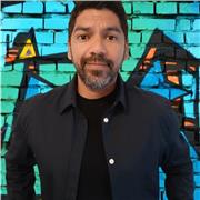 Professeur d’espagnolJe suis un professionnel du tourisme et je donne des cours d’espagnol à des élèves du primaire à l’université