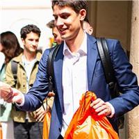 Studente di marketing presso l'università degli studi di milano bicocca offre ripetizioni / aiuto compiti a studenti delle superiori / medie