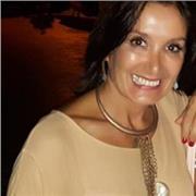 Nací y he vivido en Paris hasta hace 10 años ( aunque durante unos años fui expatriada con mi familia en varios países africanos , donde trabaje con niños especialmente . ) me gustan las culturas diferentes , me encanta viajar y sobre todo , ayudar a lis