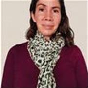 Profesora titulata de inglés, bilingue, con más de 10 años de experiencia, imparte clases de forma presencial e online, tanto a ni