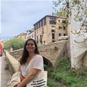 Recién egresada de doble titulación en traducción inglés-francés e inglés-alemán para clases de inglés