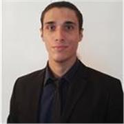 Soy una persona siempre con ganas de enseñar y ayudar. Tengo el First Certificate de Cambridge y se me dan genial los niños!