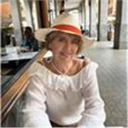 Artiste-illustratrice & praticienne en art-thérapie donne cours d’aquarelle intuitive et collage 