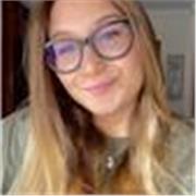 Me considero una persona cercana, paciente, responsable y muy implicada en todo lo que hago. Me encanta trabajar con niños y niñas