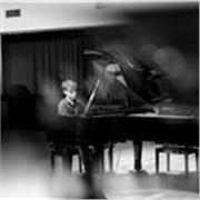 Estudiant de Grau Professional de Música en especialitat de Piano ofereix classes de piano per qualsevol nivell i edat. 